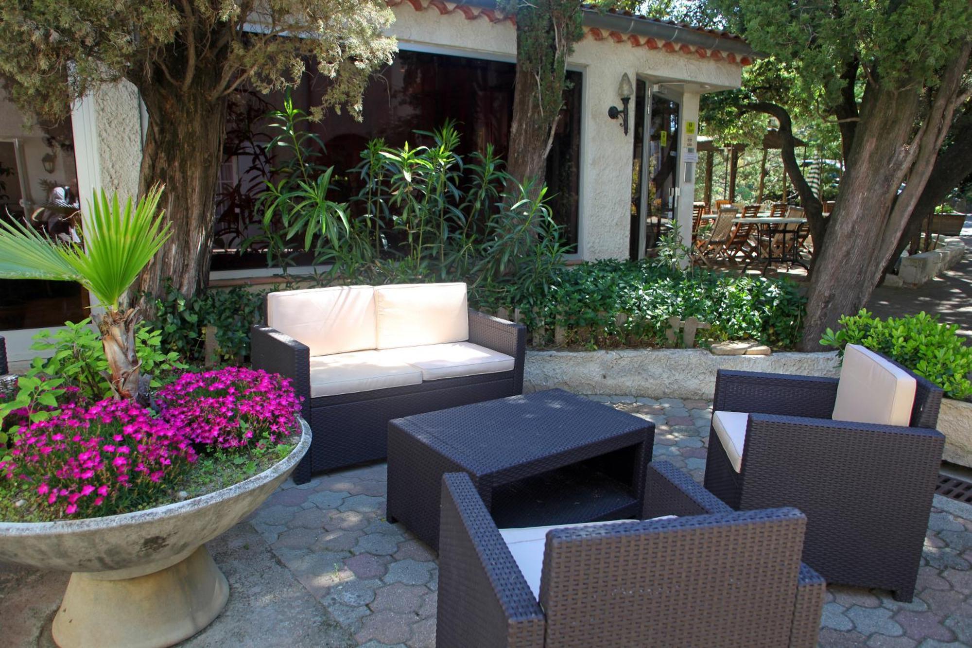 Le Petit Manoir Logis Otel Les Angles  Dış mekan fotoğraf